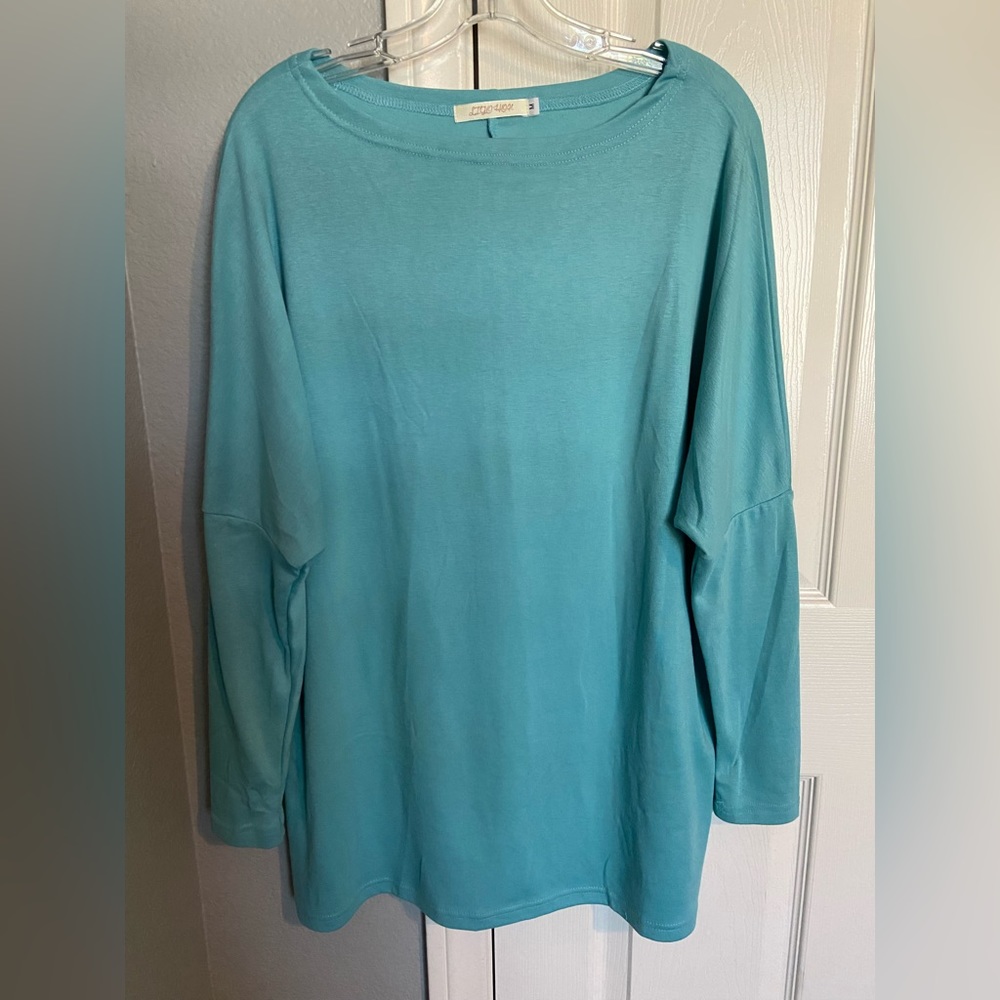 Very Oversized Long Sleeve. Size Medium. never worn just washed